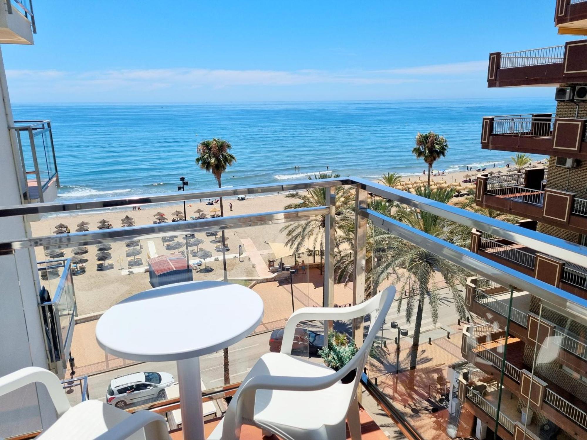 Barbados Beach And Pool Apartment Fuengirola Exterior photo